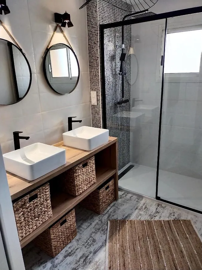 Le 106 - Spacieux Elegant T5 - 106 M2 - De 1 A 4 Chambres - Wifi Exterieur Rodez 0*,  Francie