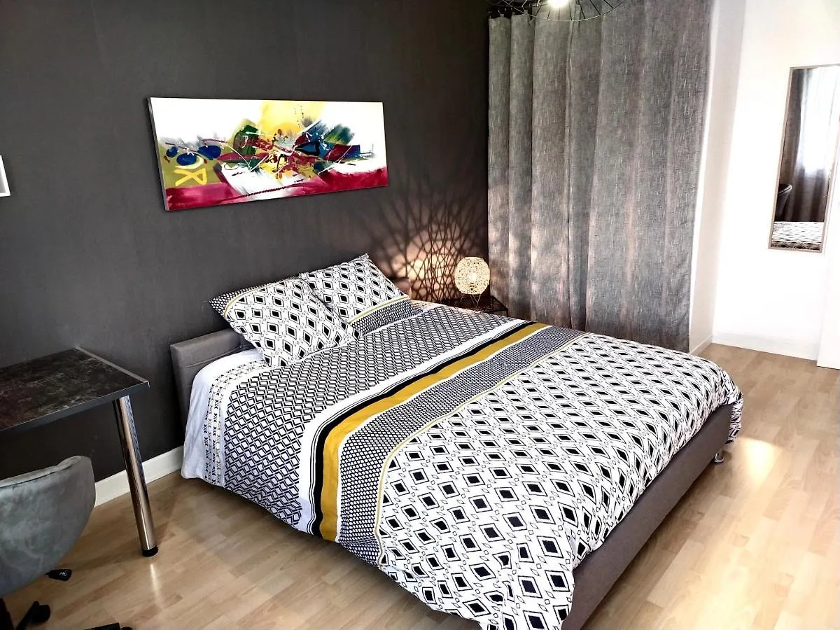 Le 106 - Spacieux Elegant T5 - 106 M2 - De 1 A 4 Chambres - Wifi Exterieur Rodez 0*,  France