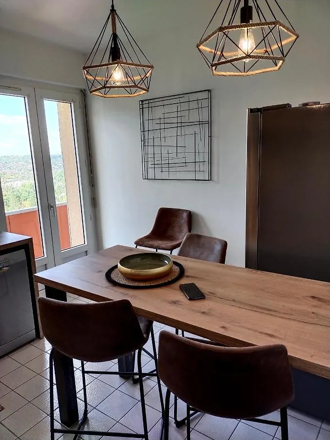 Apartment Le 106 - Spacieux Elegant T5 - 106 M2 - De 1 A 4 Chambres - Wifi Exterieur Rodez